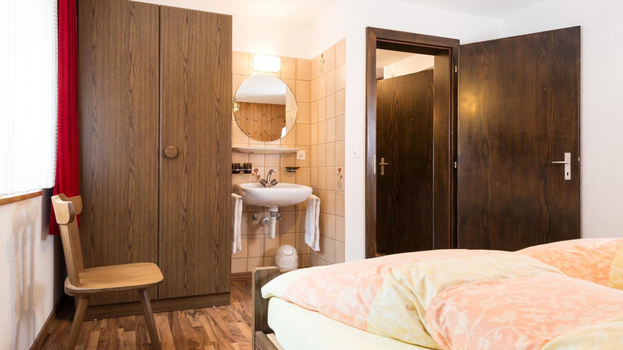 Haus Alba Apartment Саас-Алмагел Стая снимка