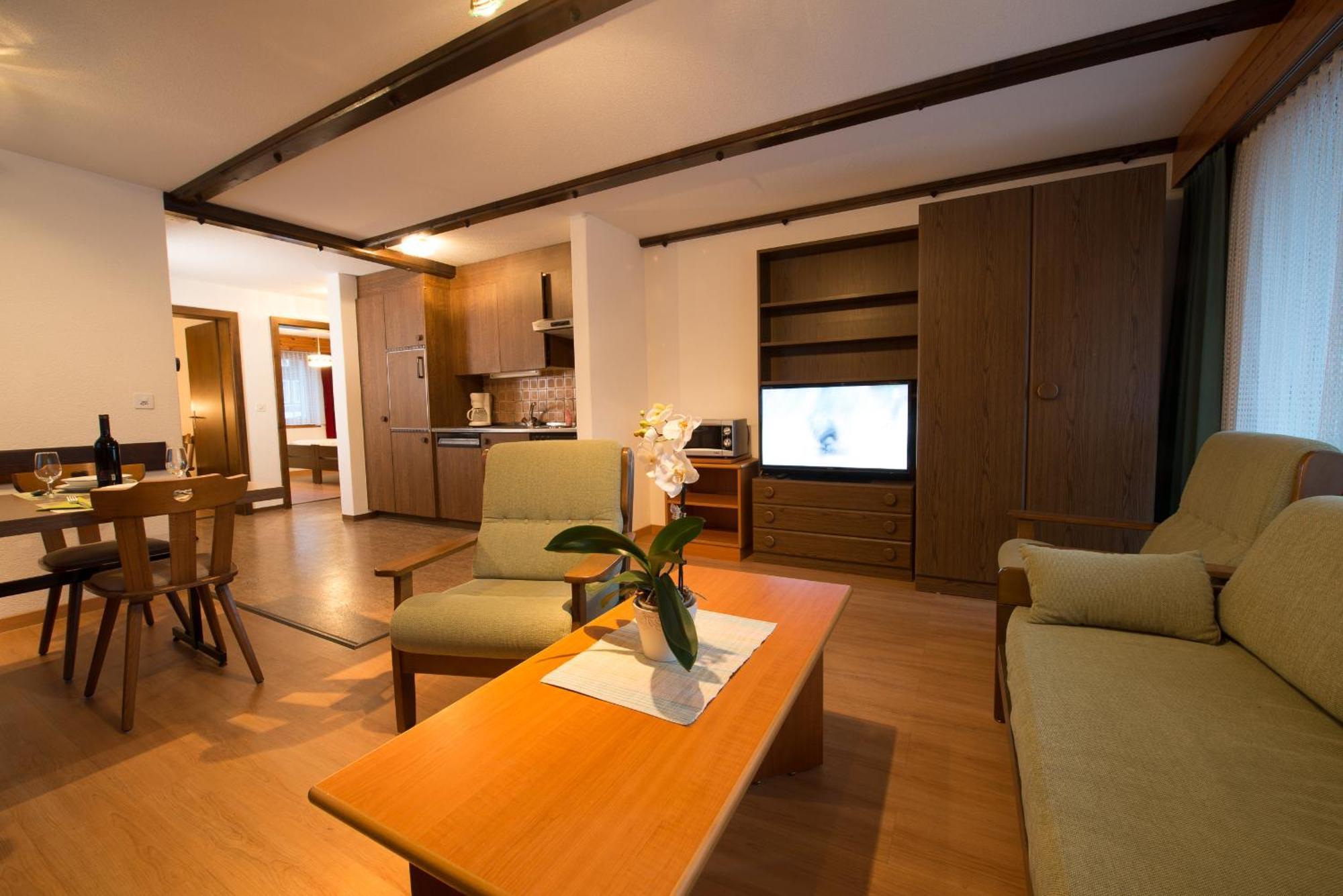 Haus Alba Apartment Саас-Алмагел Стая снимка