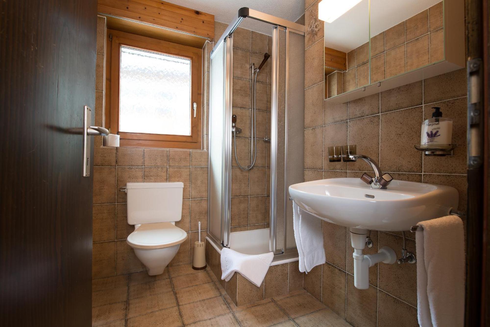 Haus Alba Apartment Саас-Алмагел Стая снимка