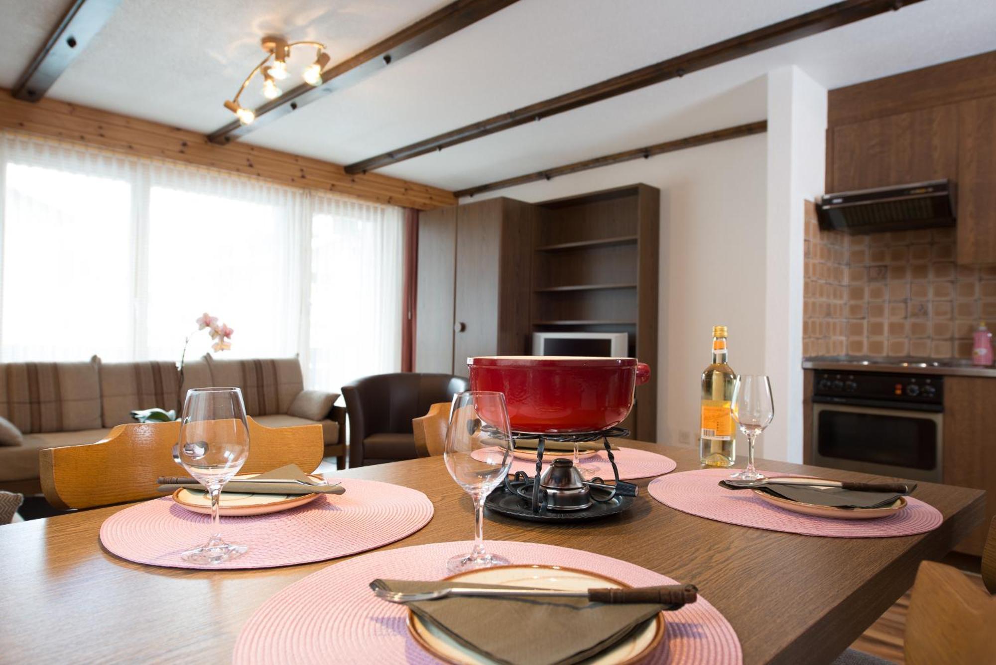 Haus Alba Apartment Саас-Алмагел Стая снимка
