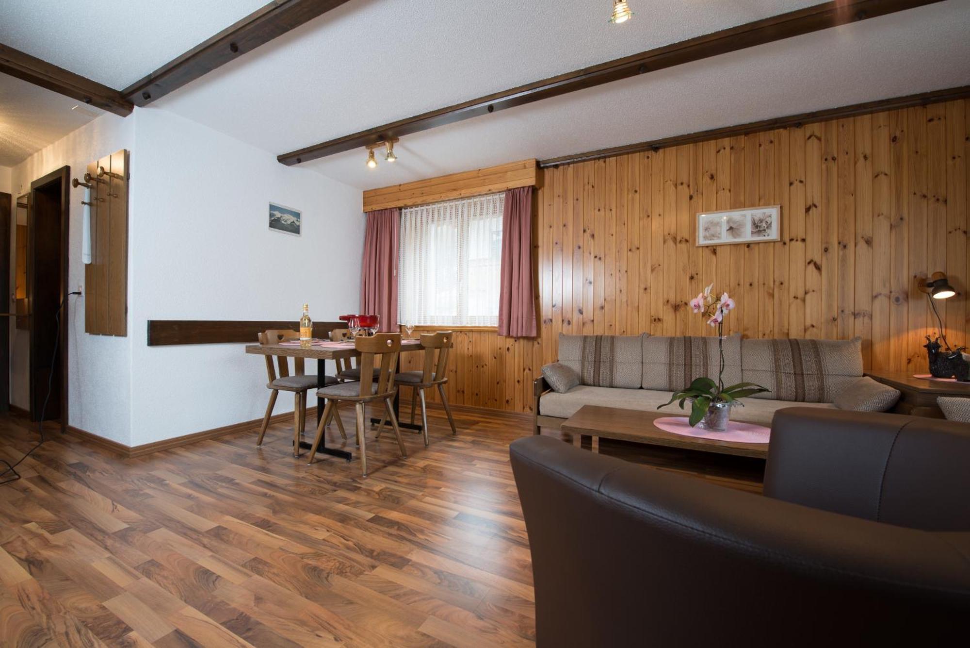 Haus Alba Apartment Саас-Алмагел Стая снимка