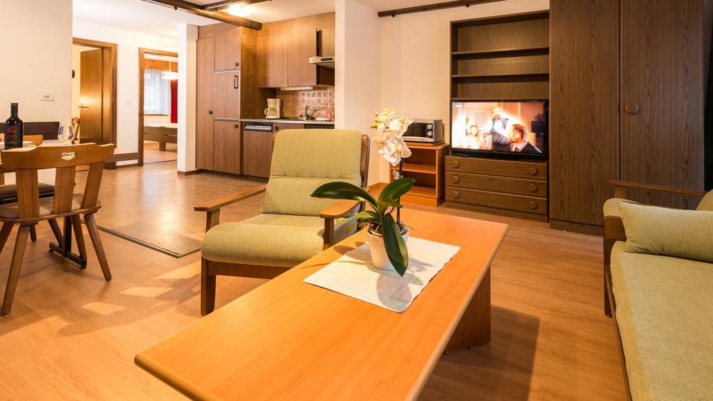 Haus Alba Apartment Саас-Алмагел Екстериор снимка