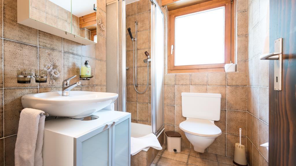 Haus Alba Apartment Саас-Алмагел Стая снимка